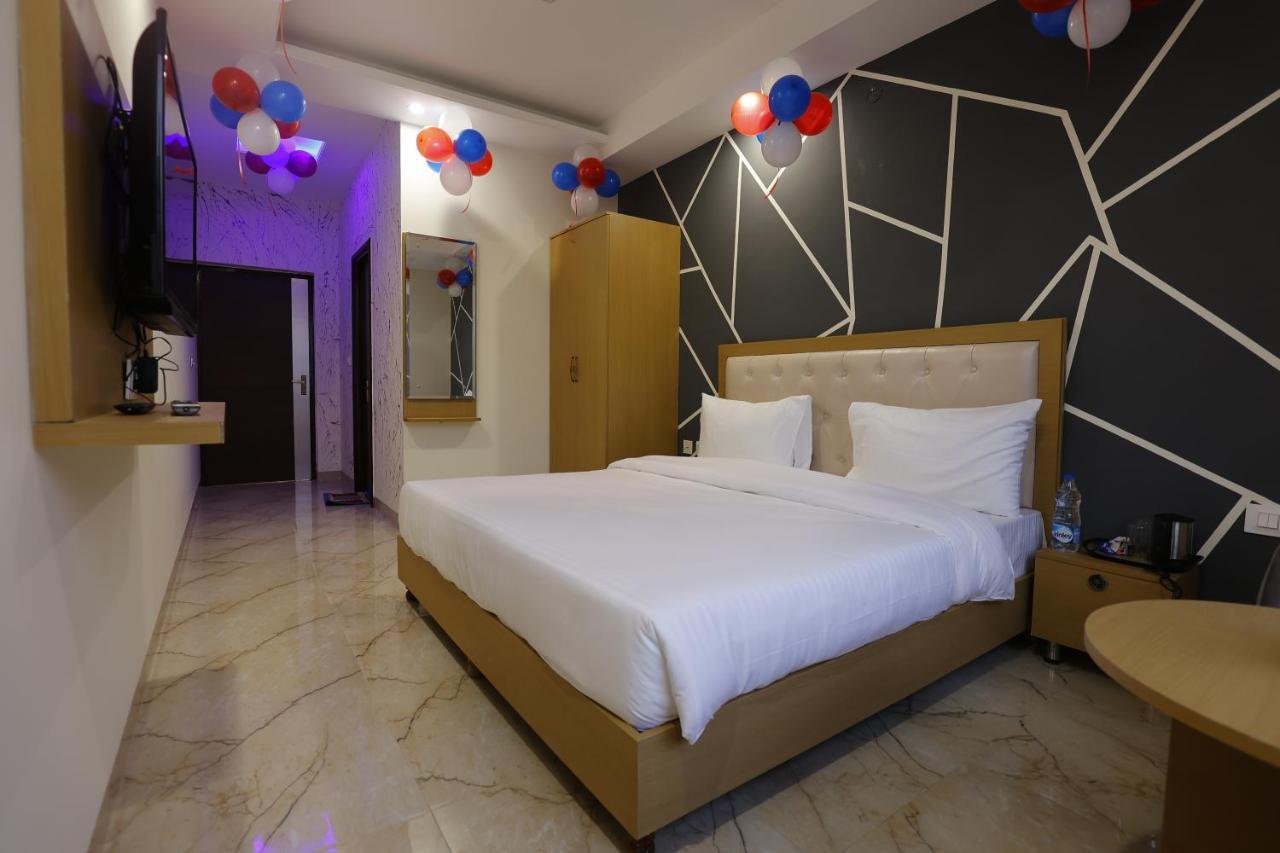 Hotel Bliss Zirakpur Ngoại thất bức ảnh